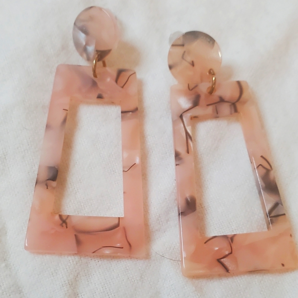 Pink Acrylic Dangle Earrings DZ554